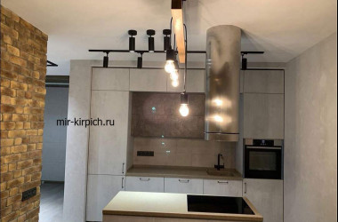 Интерьер квартиры с декоративным кирпичом Loft R-4