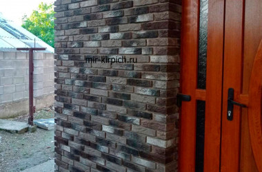 Облицовка фасада дома декоративным кирпичом Лондон 465