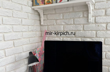 Отделка коридора и балкона декоративным кирпичом Мадрид 100