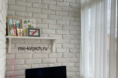 Отделка коридора и балкона декоративным кирпичом Мадрид 100