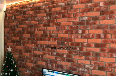 Декоративный кирпич Орлеан 490 в отделке гостиной