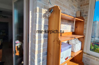 Декоративный кирпич Орли 052 на балконе