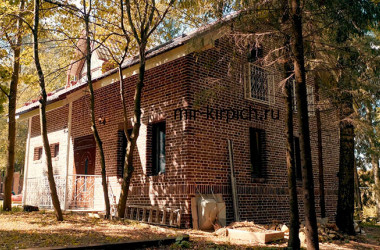 Фасад загородного дома с декоративным кирпичом Loft Clay
