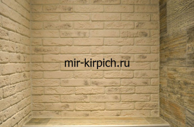 Гипсовый кирпич Антик Белая скала в интерьере квартиры