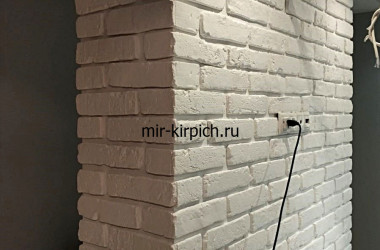 Внутренняя отделка с гипсовым кирпичом Монастырский Белый