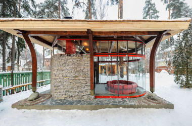 Разноразмерный камень Морэй 527-80 в отделке беседки